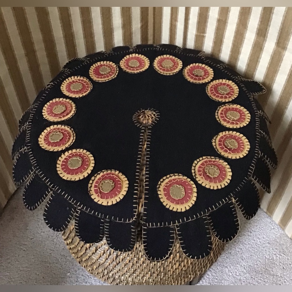 Vintage Handmade Tree Skirt